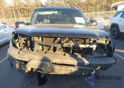 2004 Chevrolet Avalanche 2500 из США, поврежденный, VIN 3GNGK22G64G309401